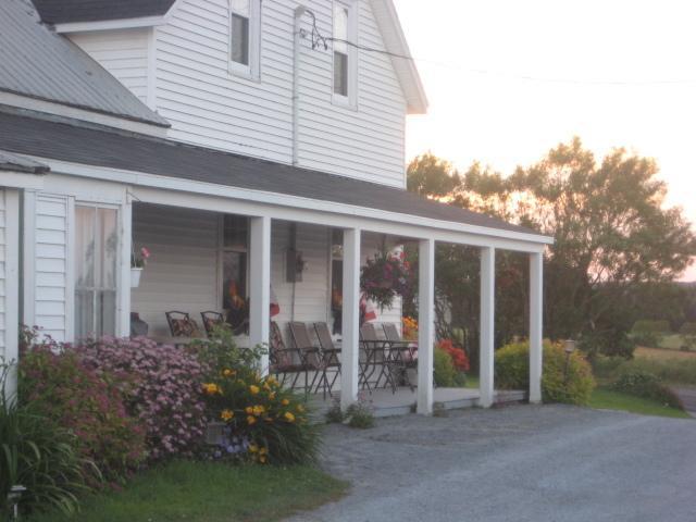 Moore'S Specialties Fundy Bay House Rental Gardner Creek Exterior photo
